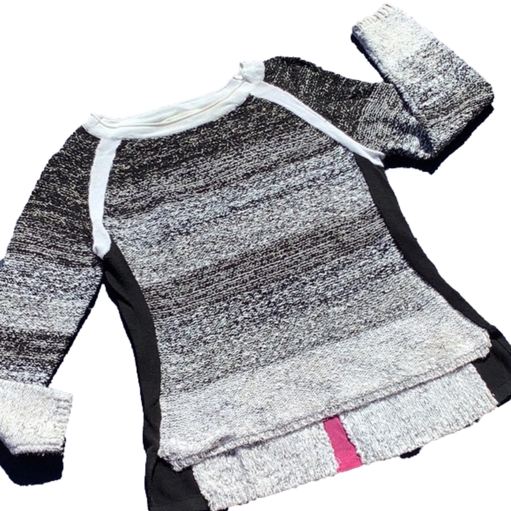 Curio Long Sleeve  Black & White Sweater with Pink Detail Womans Sz XS